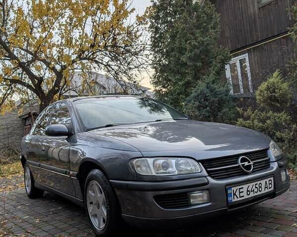 Серый Опель Омега, объемом двигателя 2 л и пробегом 340 тыс. км за 3200 $, фото 7 на Automoto.ua