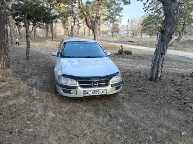 Серый Опель Омега, объемом двигателя 2 л и пробегом 249 тыс. км за 2450 $, фото 10 на Automoto.ua