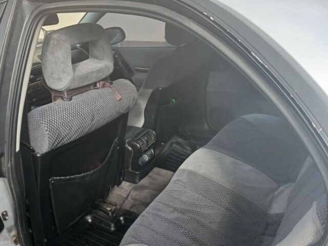 Сірий Опель Омега, об'ємом двигуна 1.98 л та пробігом 449 тис. км за 1800 $, фото 7 на Automoto.ua