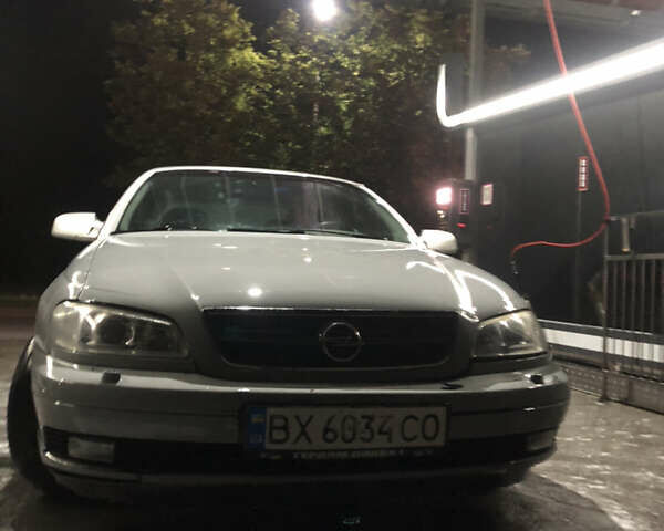 Сірий Опель Омега, об'ємом двигуна 2 л та пробігом 300 тис. км за 2000 $, фото 1 на Automoto.ua