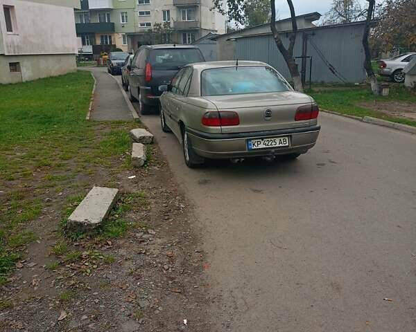 Серый Опель Омега, объемом двигателя 3 л и пробегом 280 тыс. км за 2900 $, фото 2 на Automoto.ua