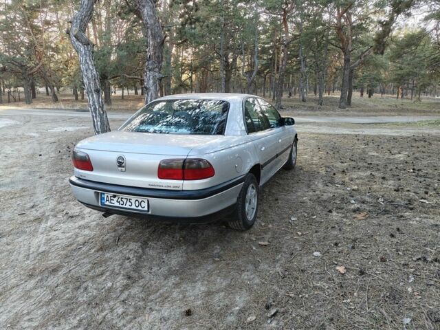 Серый Опель Омега, объемом двигателя 2 л и пробегом 249 тыс. км за 2450 $, фото 6 на Automoto.ua