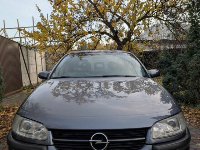 Серый Опель Омега, объемом двигателя 2 л и пробегом 340 тыс. км за 3200 $, фото 2 на Automoto.ua