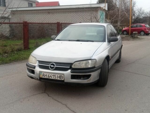 Сірий Опель Омега, об'ємом двигуна 2 л та пробігом 380 тис. км за 900 $, фото 4 на Automoto.ua