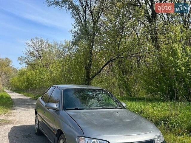 Серый Опель Омега, объемом двигателя 2 л и пробегом 233 тыс. км за 3400 $, фото 4 на Automoto.ua