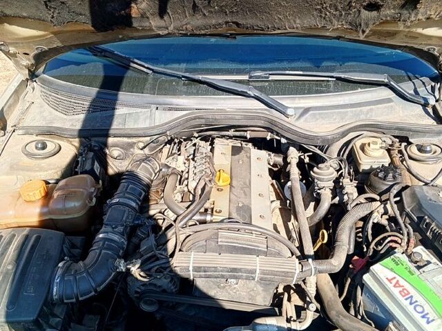 Сірий Опель Омега, об'ємом двигуна 2 л та пробігом 300 тис. км за 2500 $, фото 3 на Automoto.ua