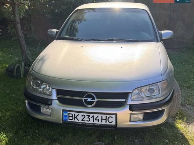 Серый Опель Омега, объемом двигателя 2.5 л и пробегом 310 тыс. км за 4200 $, фото 2 на Automoto.ua