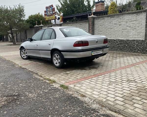 Серый Опель Омега, объемом двигателя 2 л и пробегом 200 тыс. км за 1250 $, фото 6 на Automoto.ua