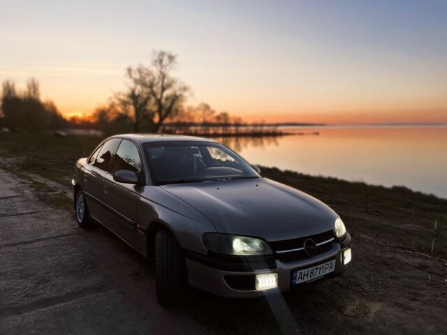 Сірий Опель Омега, об'ємом двигуна 2 л та пробігом 3 тис. км за 2650 $, фото 2 на Automoto.ua