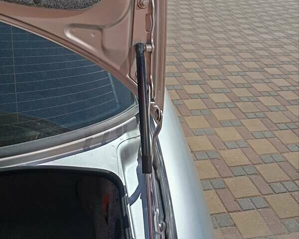 Сірий Опель Омега, об'ємом двигуна 2.5 л та пробігом 165 тис. км за 4000 $, фото 12 на Automoto.ua