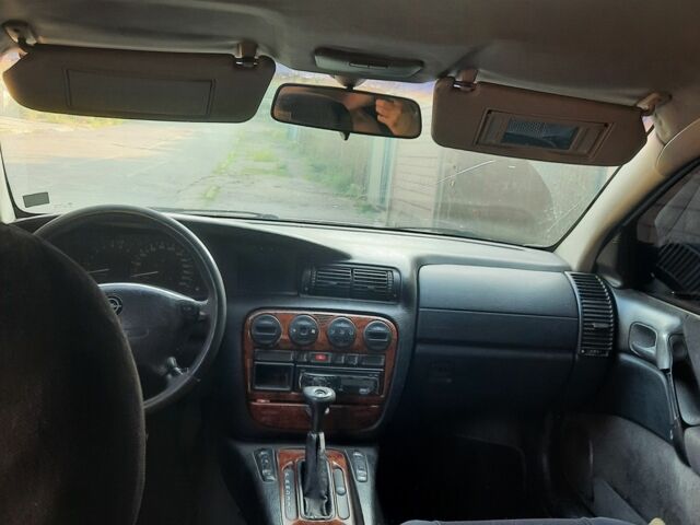 Серый Опель Омега, объемом двигателя 2 л и пробегом 390 тыс. км за 2999 $, фото 5 на Automoto.ua