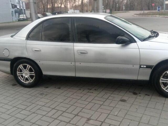 Серый Опель Омега, объемом двигателя 2 л и пробегом 300 тыс. км за 850 $, фото 6 на Automoto.ua