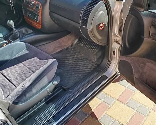 Сірий Опель Омега, об'ємом двигуна 2.5 л та пробігом 165 тис. км за 4000 $, фото 28 на Automoto.ua