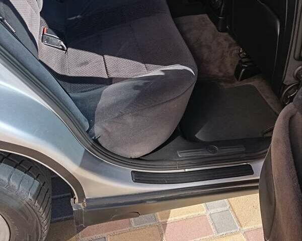 Сірий Опель Омега, об'ємом двигуна 2.5 л та пробігом 165 тис. км за 4000 $, фото 22 на Automoto.ua