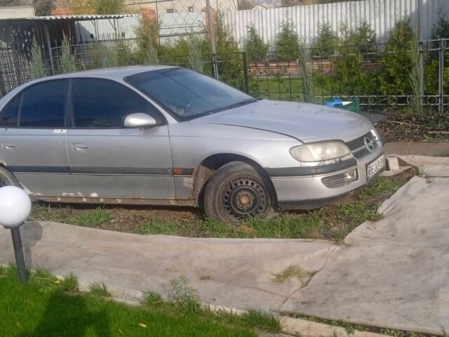 Серый Опель Омега, объемом двигателя 2 л и пробегом 400 тыс. км за 596 $, фото 7 на Automoto.ua