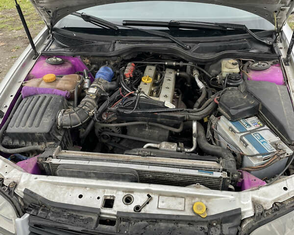 Серый Опель Омега, объемом двигателя 2 л и пробегом 473 тыс. км за 2500 $, фото 10 на Automoto.ua