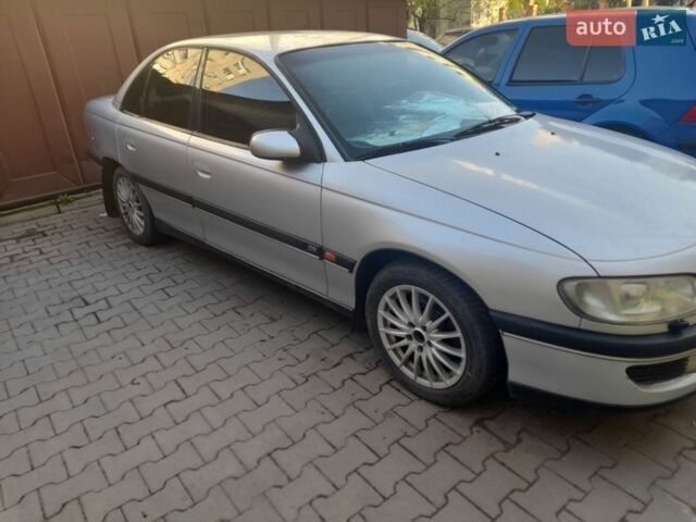 Серый Опель Омега, объемом двигателя 2 л и пробегом 300 тыс. км за 1800 $, фото 1 на Automoto.ua