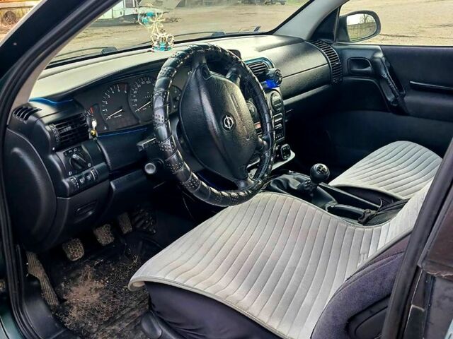 Сірий Опель Омега, об'ємом двигуна 2 л та пробігом 300 тис. км за 1300 $, фото 4 на Automoto.ua