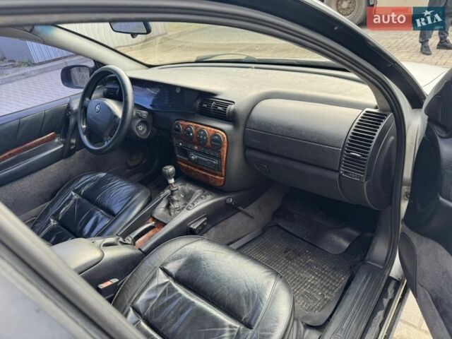 Серый Опель Омега, объемом двигателя 1.98 л и пробегом 352 тыс. км за 999 $, фото 4 на Automoto.ua