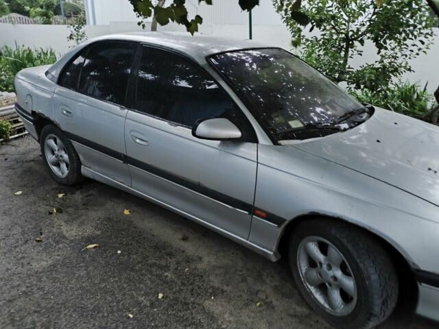 Серый Опель Омега, объемом двигателя 2 л и пробегом 370 тыс. км за 1200 $, фото 1 на Automoto.ua