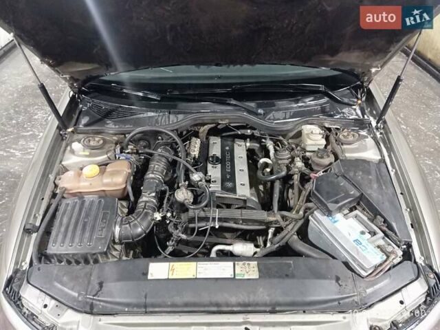 Серый Опель Омега, объемом двигателя 2 л и пробегом 370 тыс. км за 2100 $, фото 4 на Automoto.ua