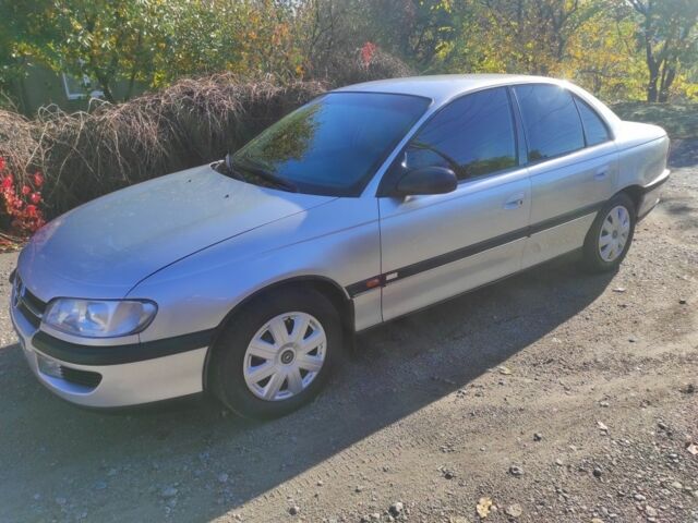 Серый Опель Омега, объемом двигателя 2 л и пробегом 300 тыс. км за 3400 $, фото 3 на Automoto.ua