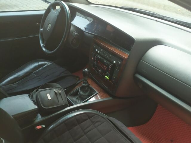 Сірий Опель Омега, об'ємом двигуна 2.5 л та пробігом 306 тис. км за 3500 $, фото 5 на Automoto.ua