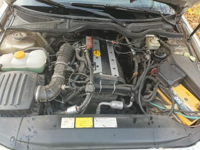 Серый Опель Омега, объемом двигателя 2 л и пробегом 400 тыс. км за 3000 $, фото 4 на Automoto.ua