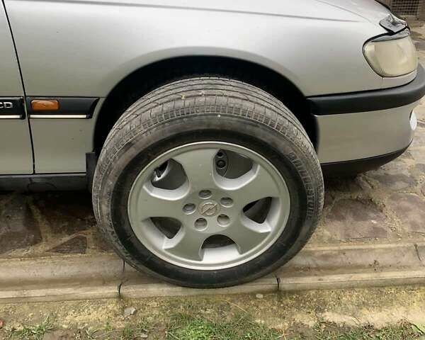 Сірий Опель Омега, об'ємом двигуна 2 л та пробігом 341 тис. км за 2300 $, фото 8 на Automoto.ua