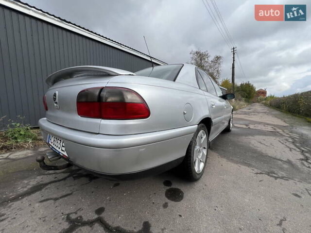 Сірий Опель Омега, об'ємом двигуна 2.5 л та пробігом 340 тис. км за 2399 $, фото 2 на Automoto.ua