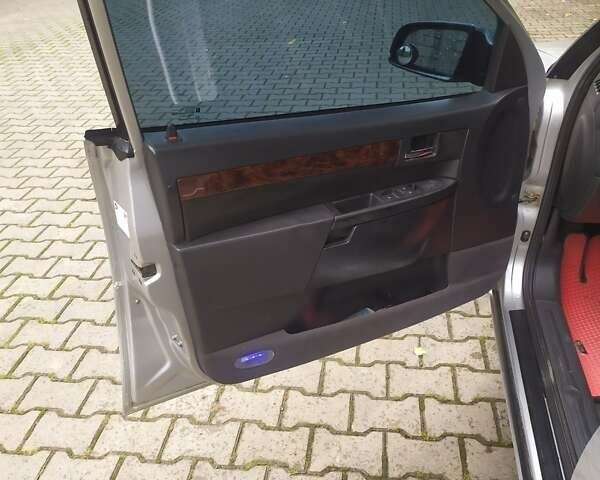 Сірий Опель Омега, об'ємом двигуна 2.5 л та пробігом 306 тис. км за 3500 $, фото 6 на Automoto.ua