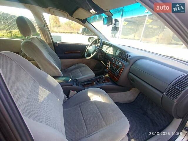 Серый Опель Омега, объемом двигателя 2 л и пробегом 370 тыс. км за 2100 $, фото 2 на Automoto.ua