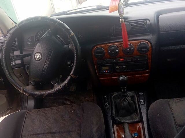 Сірий Опель Омега, об'ємом двигуна 2 л та пробігом 230 тис. км за 1700 $, фото 2 на Automoto.ua
