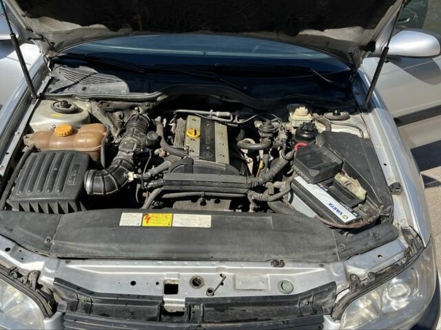 Сірий Опель Омега, об'ємом двигуна 2 л та пробігом 205 тис. км за 2150 $, фото 8 на Automoto.ua