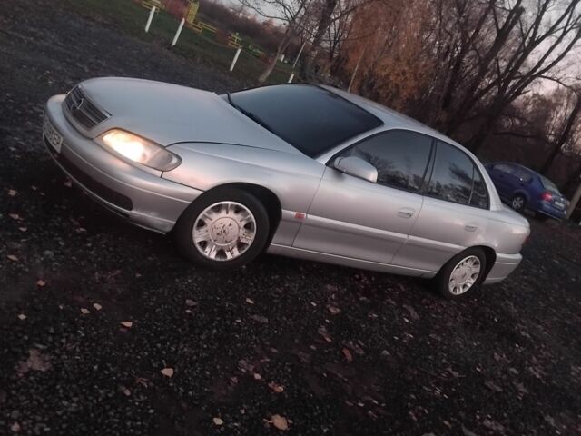 Серый Опель Омега, объемом двигателя 2 л и пробегом 375 тыс. км за 1750 $, фото 2 на Automoto.ua