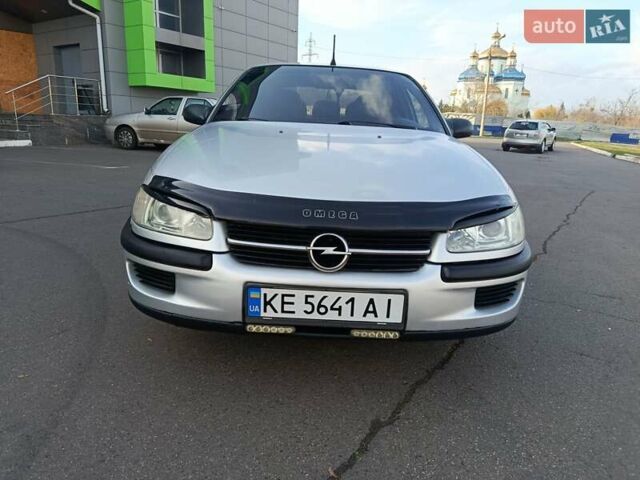 Серый Опель Омега, объемом двигателя 1.99 л и пробегом 300 тыс. км за 2650 $, фото 15 на Automoto.ua