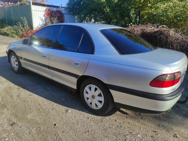 Серый Опель Омега, объемом двигателя 2 л и пробегом 300 тыс. км за 3400 $, фото 4 на Automoto.ua