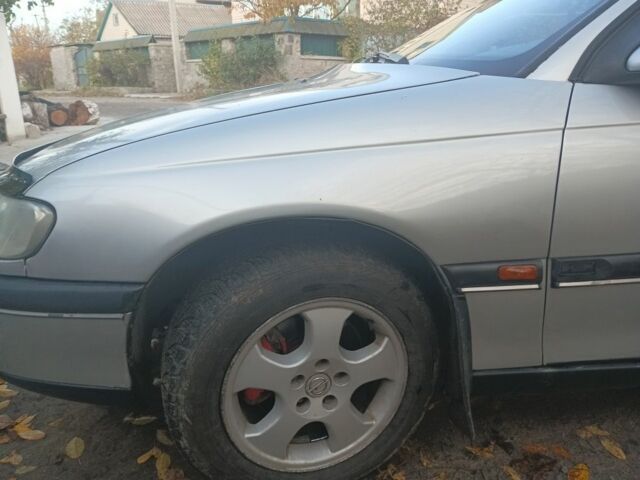 Серый Опель Омега, объемом двигателя 2 л и пробегом 400 тыс. км за 3000 $, фото 7 на Automoto.ua