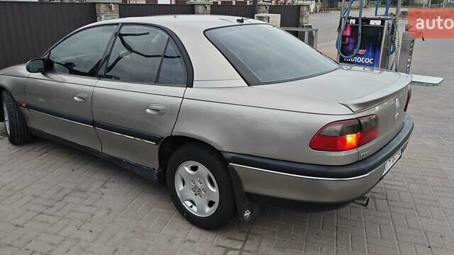 Серый Опель Омега, объемом двигателя 2.5 л и пробегом 380 тыс. км за 2700 $, фото 3 на Automoto.ua