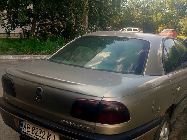 Серый Опель Омега, объемом двигателя 2 л и пробегом 368 тыс. км за 1800 $, фото 2 на Automoto.ua