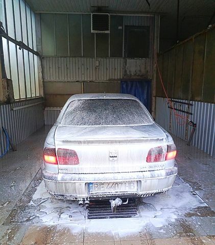 Серый Опель Омега, объемом двигателя 2.5 л и пробегом 290 тыс. км за 2000 $, фото 7 на Automoto.ua