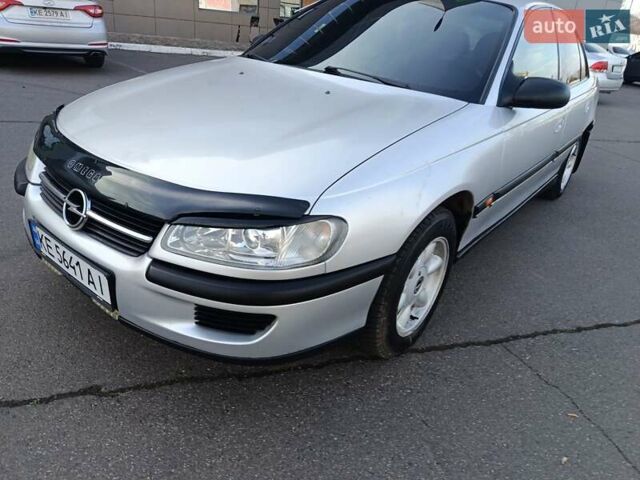 Серый Опель Омега, объемом двигателя 1.99 л и пробегом 300 тыс. км за 2650 $, фото 14 на Automoto.ua