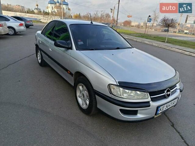 Серый Опель Омега, объемом двигателя 1.99 л и пробегом 300 тыс. км за 2650 $, фото 17 на Automoto.ua