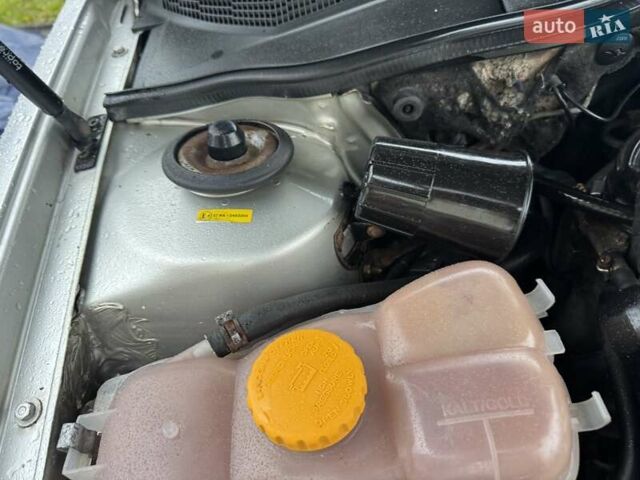 Сірий Опель Омега, об'ємом двигуна 2.2 л та пробігом 280 тис. км за 2350 $, фото 18 на Automoto.ua