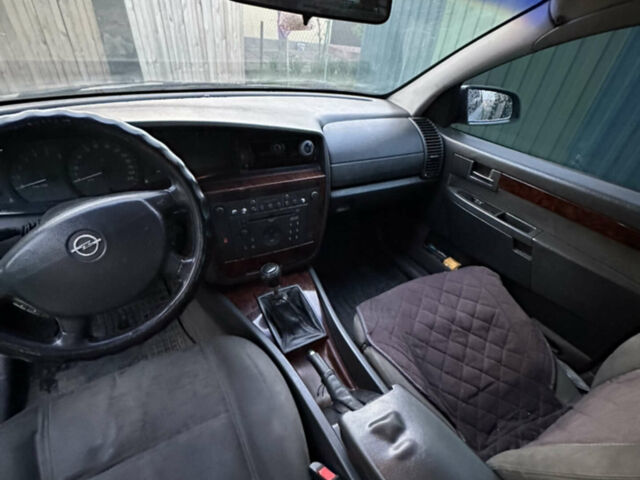 Сірий Опель Омега, об'ємом двигуна 2.2 л та пробігом 358 тис. км за 2500 $, фото 3 на Automoto.ua