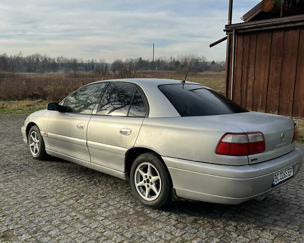 Сірий Опель Омега, об'ємом двигуна 2.2 л та пробігом 325 тис. км за 2200 $, фото 5 на Automoto.ua
