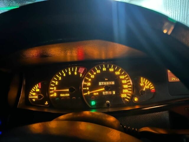 Серый Опель Омега, объемом двигателя 2.2 л и пробегом 379 тыс. км за 2200 $, фото 8 на Automoto.ua