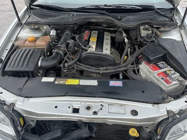 Серый Опель Омега, объемом двигателя 2.2 л и пробегом 100 тыс. км за 2900 $, фото 6 на Automoto.ua