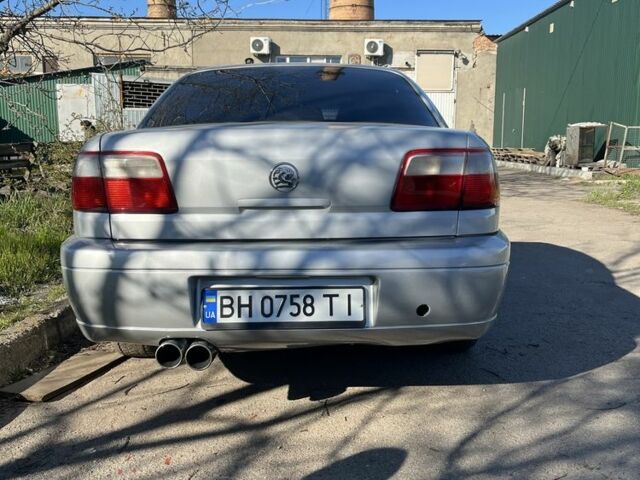 Серый Опель Омега, объемом двигателя 2 л и пробегом 370 тыс. км за 2600 $, фото 3 на Automoto.ua