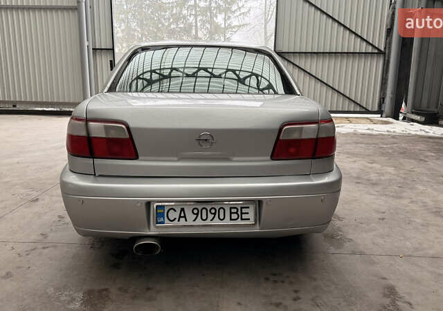 Серый Опель Омега, объемом двигателя 2.2 л и пробегом 311 тыс. км за 4999 $, фото 6 на Automoto.ua